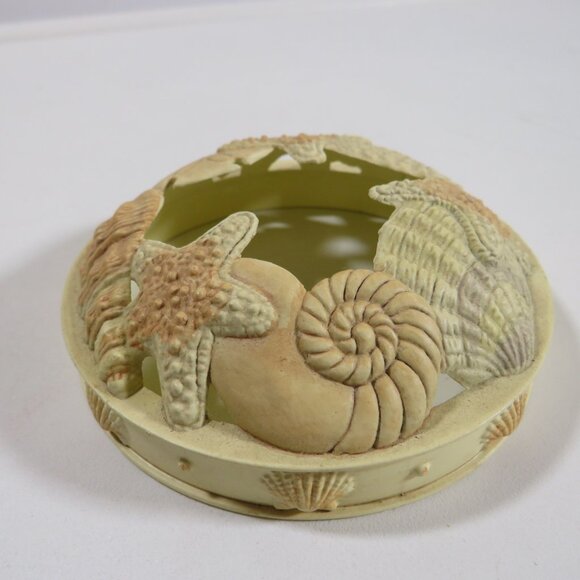 Metal Sea Shell lid embossed candle topper (well made) sturdy, realistic - Picture 1 of 9